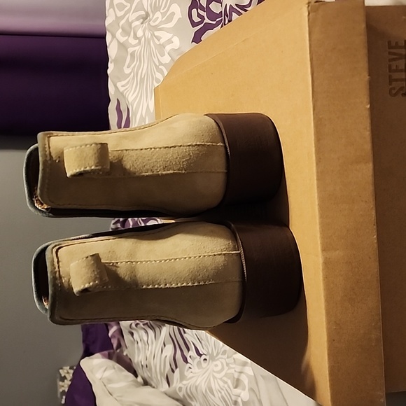 Chelsea Booties - Picture 3 of 4